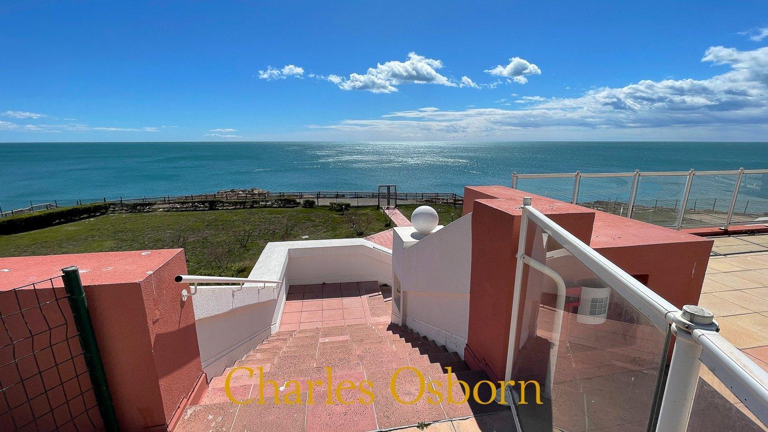 Au Cayenne, Terrasse Et Vue